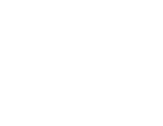 Die alten Astronomen hätte es sichtlich erfreut, wenn sie gesehen hätten, dass da “tatsächlich” ein Schiff durch die Himmel gleitet; mich hat es ebenso sichtlich erfreut als Manfred Mrotzek mir diesen schön Objekt Tip gab.  Gut, hier gleitet natürlich kein Schiff entlang, ich vermute sogar dass hier zwei Objekte sind. “Galaxy in a Group of Gal.” sagt Simbad, also könnten “A” und “B” zwei räumlich getrennte Galaxien sein?         Falk Tietze wies mich freundlicherweise darauf hin, dass der nördliche Teil A mit ca. 141 Millo. Lj  um gute 2,5 Millo. Lj. näher zu uns liegt als der südliche Teil B mit ca. 143 Millo. Lj.   Leider finde ich von der westl. sichtbaren PGC 13635635 keine Entfernungsangaben. Das wäre mal interessant ob - und wie diese Galaxie als “Täter” in Frage käme?!    Oder ob es sich einfach nur um zwei (drei) irreguläre Zwerggalaxien handelt ??  Es wimmelt hier nur so von Galaxien, obwohl sich in dem Bildfeld Bereich keine gekennzeichneten Haufen befinden; die liegen weiter östlich. Interessant finde ich allerdings eine sehr kleine - vermutlich eher zufällige Ansammlung von einigen Galaxien. (Pfeil) Auch das helle Objekt dort ist anscheinend eine Galaxie. Einzig NED gibt Auskunft dass es sich um nicht stellare Objekte handelt, leider ohne Hinweis auf die Entfernung. Nun, man kann wohl nicht alles haben...:-)  Da gab es doch auch mal so ein schönes Lied: “Ein Schiff wird kommen....”